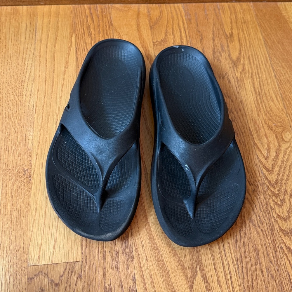Oofos Original Recovery Flip Flop Sandals Black Unisex EU 40 Mens 7 Women’s 9 - Picture 2 of 11
